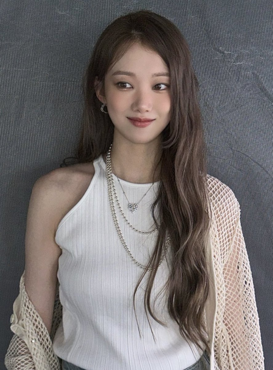 ahnleewhen's tweet photo. what a FACE! https://t.co/h2qOMsF5Ng