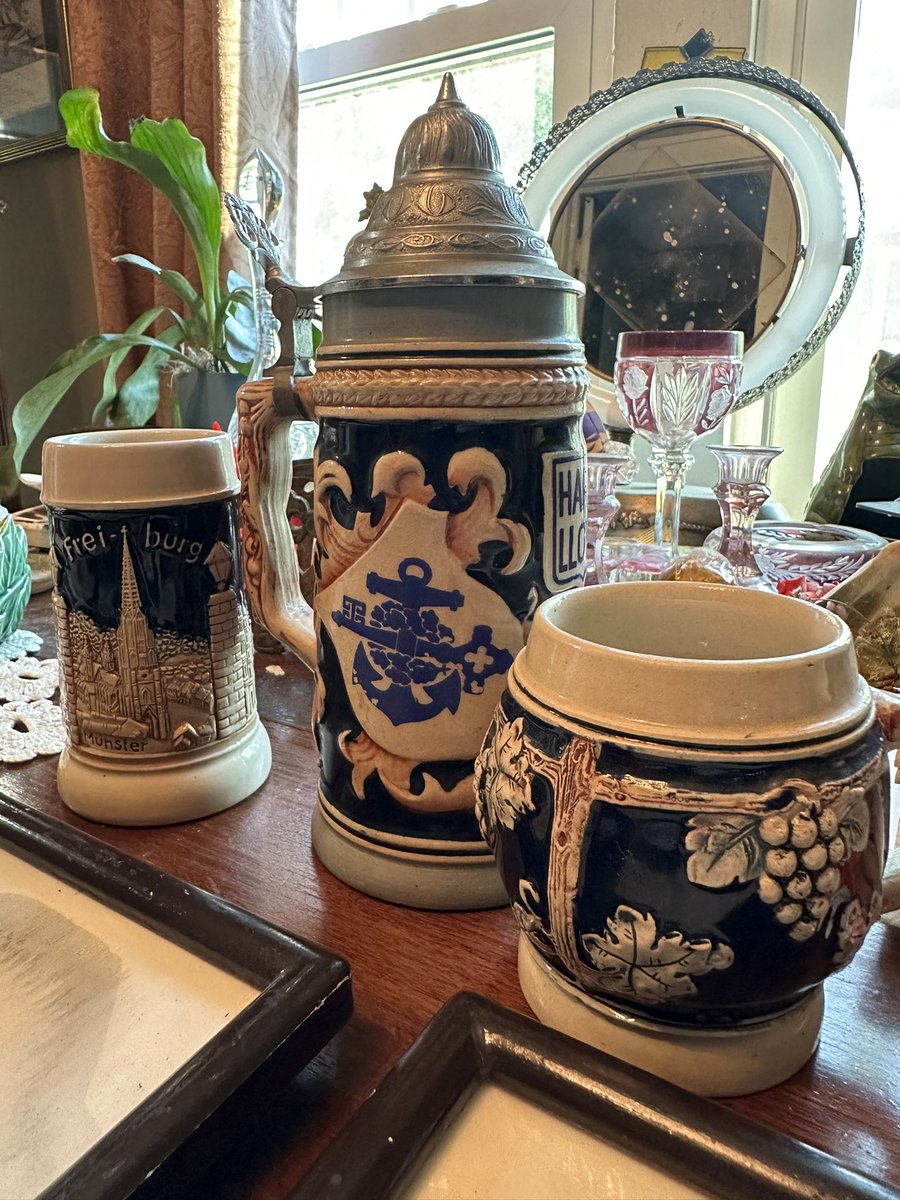 💚🐸 so please allow me to share some of my wonderful Father’s Day gifts I received from my precious daughters 🐸💛 set of McCoy Art Deco looking frog planters, 4 hand painted on silk I believe are the 4 seasons? 💜 a unique Stein set &amp; the best handmade card ever!!🥰🐸🎩⚜️