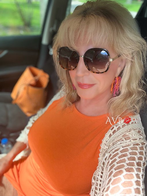 Good Monday morning!  I had a great weekend. I hope you did also.   I was heading out for cocktails with<a href="/tag/naughtyfloridagilf"class="tags"><span>#naughtyfloridagilf</span></a>