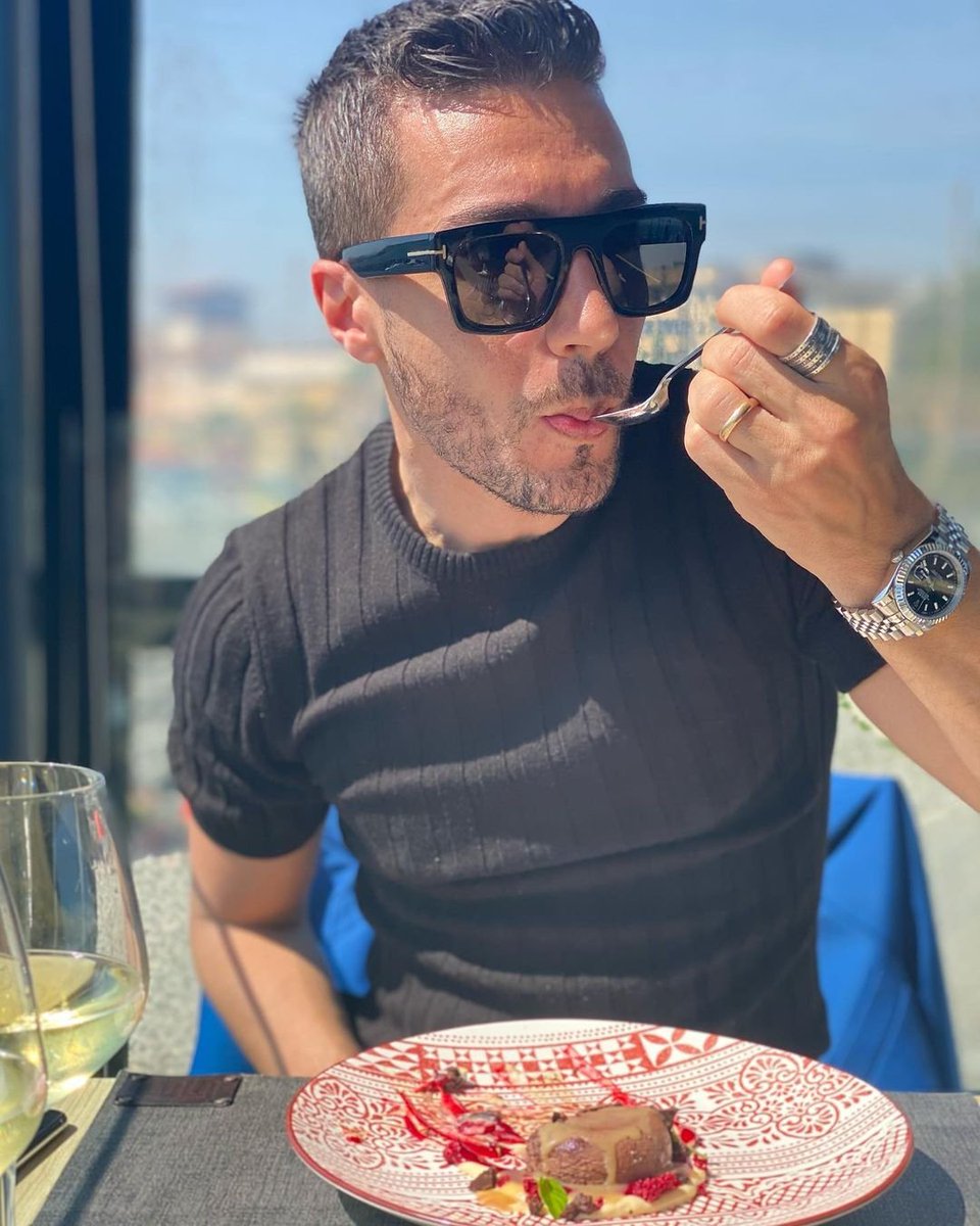 SmartTimeka's tweet image. So I wish to the moon to be a brave and sincere child instead of an adult who does not know how to express love.