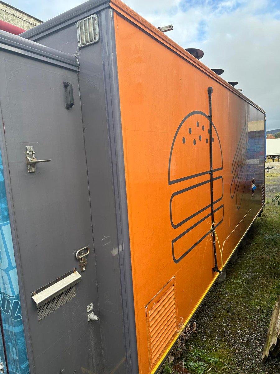 @lichfieldloca A valued colleague has mobile catering vehicles available - please note all wording is vinyl wrapped and easily removed. #lichfieldlocal