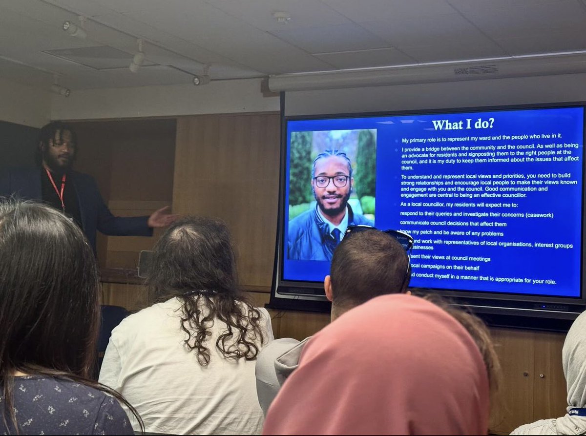 Trey_CS's tweet photo. Great to be invited in to speak with students at West London College earlier today about democracy, the importance of voting and the different branches of government. 

Great questions asked by students! https://t.co/YbIOZl0F1w