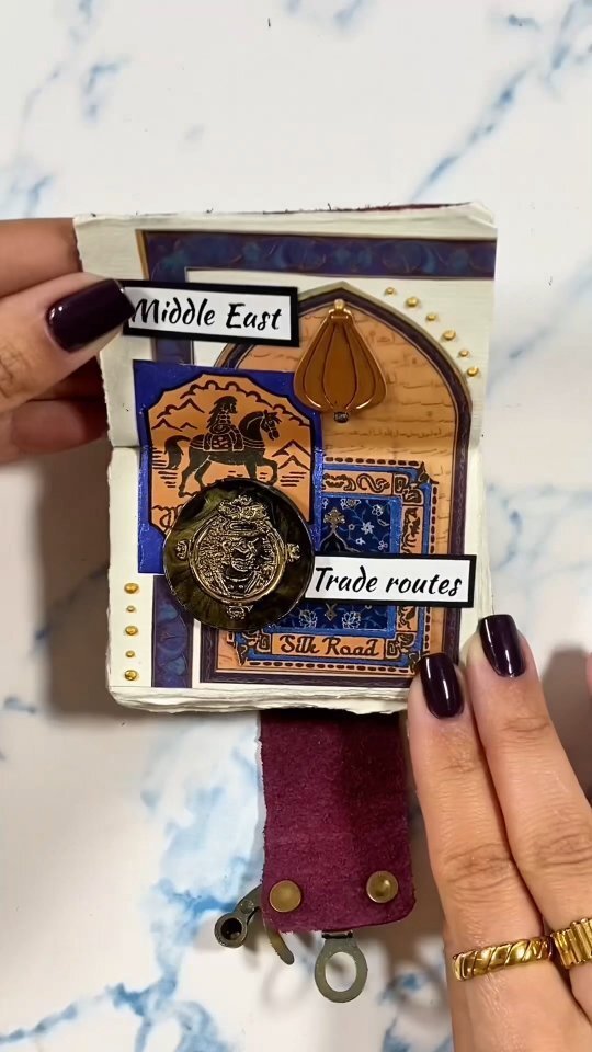 crea_cora's tweet image. Middle East Trade Routes ⛺️🐪 from our Silk Road collection. Thank you @liu_journal for transforming our products into unique art pieces ✨️ 

#creativejournaling #scrapbooking #minispread #silkroad #middleeast #journalinginspiration instagr.am/reel/C8U3rehRp…