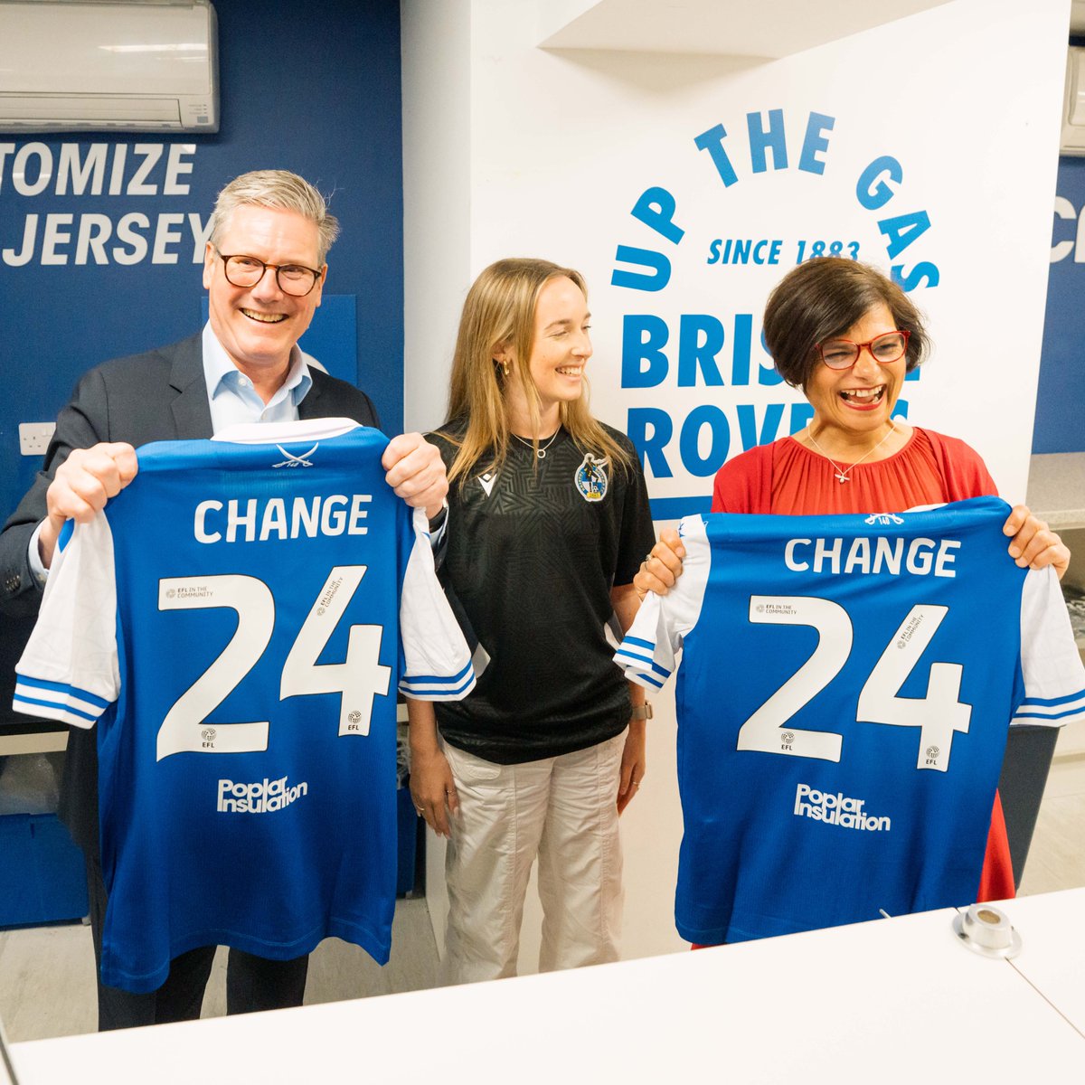Great to spend time with @ThangamDebb at <a href="/Official_BRFC/">Bristol Rovers</a>. 

Football and patriotism go hand in hand.

My Labour government will widen access to sport to develop the talent of future stars and cement national pride in sports.