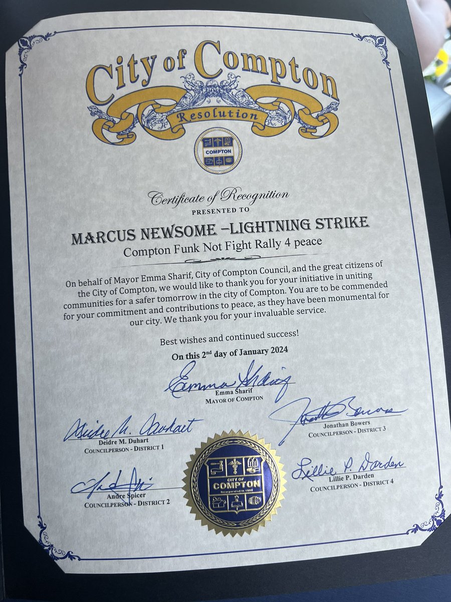 Lightning strike tweet media