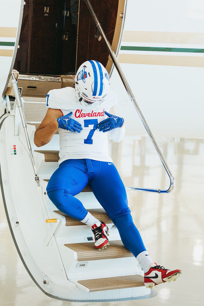 Cleveland High School Football tweet media