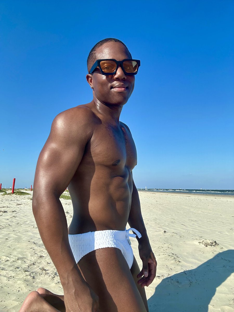 It’s been a couple of years since I’ve been to the beach and it was nice to be back 🏖️ 

And thanks to the team over at <a href="/mounderwear/">mounderwear</a> the briefs 🙌🏽. Appreciate y’all!  #fitnesslifestyle