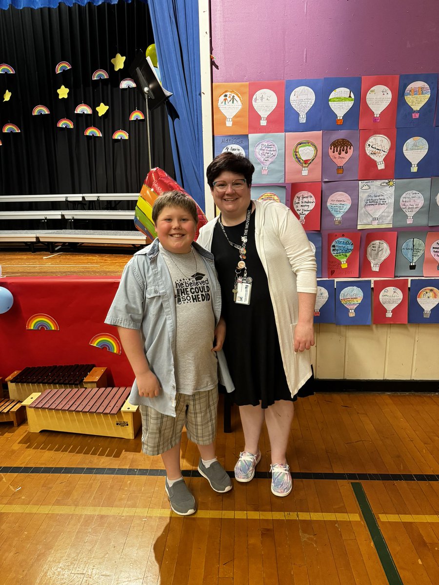 StephnJeffreyS's tweet photo. Carter had his grade 4 leaving ceremony today. 
Here he is with his very first teacher &amp; his last teacher at @andrew_llc  @MsBreenSAE @KennyNoonan https://t.co/t8TyX7c36a