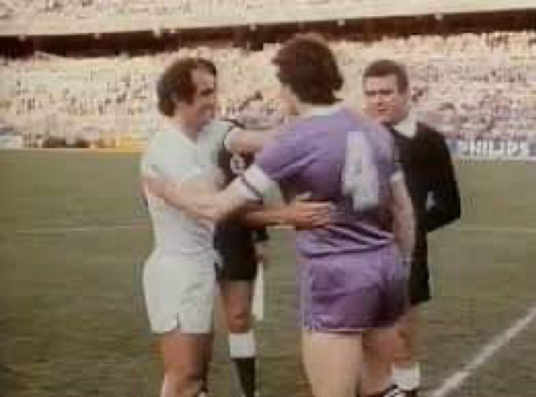 En 1980, le Real Madrid 🇪🇸 a remporté la Copa del Rey en battant… son équipe réserve !

L’équipe A l’emporta 6-1 contre la Castilla.