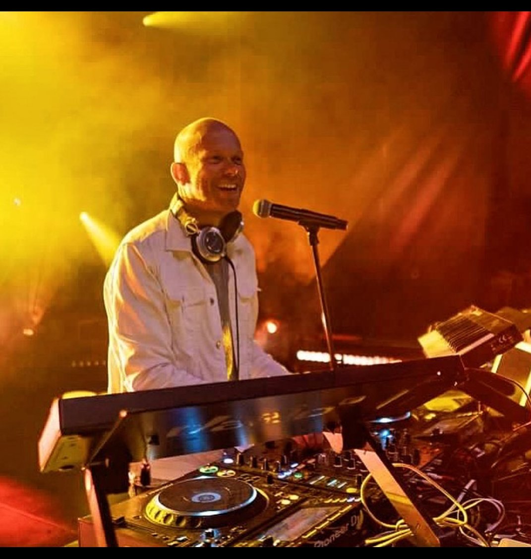 LynseyDolanFM tweet media