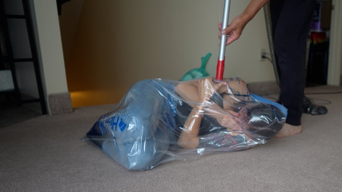 BenjaminNorth9's tweet photo. @Michell83951221 is moving to Florida. Even though we won't be roommates anymore, I'm still enough of a friend to help her pack. However, I'm not sure this is what Michelle had in mind. 🤭😝 https://t.co/KeQokFz20s