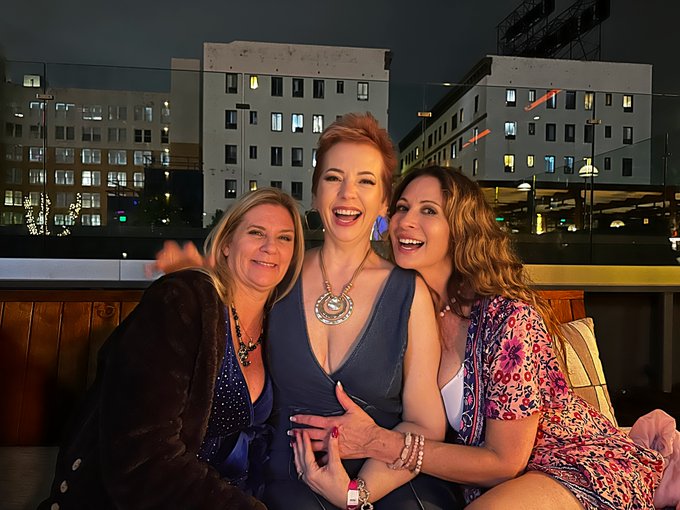 Happiest of birthdays to one of my favorite people in the world @ChristyCanyon11!! You make me smile