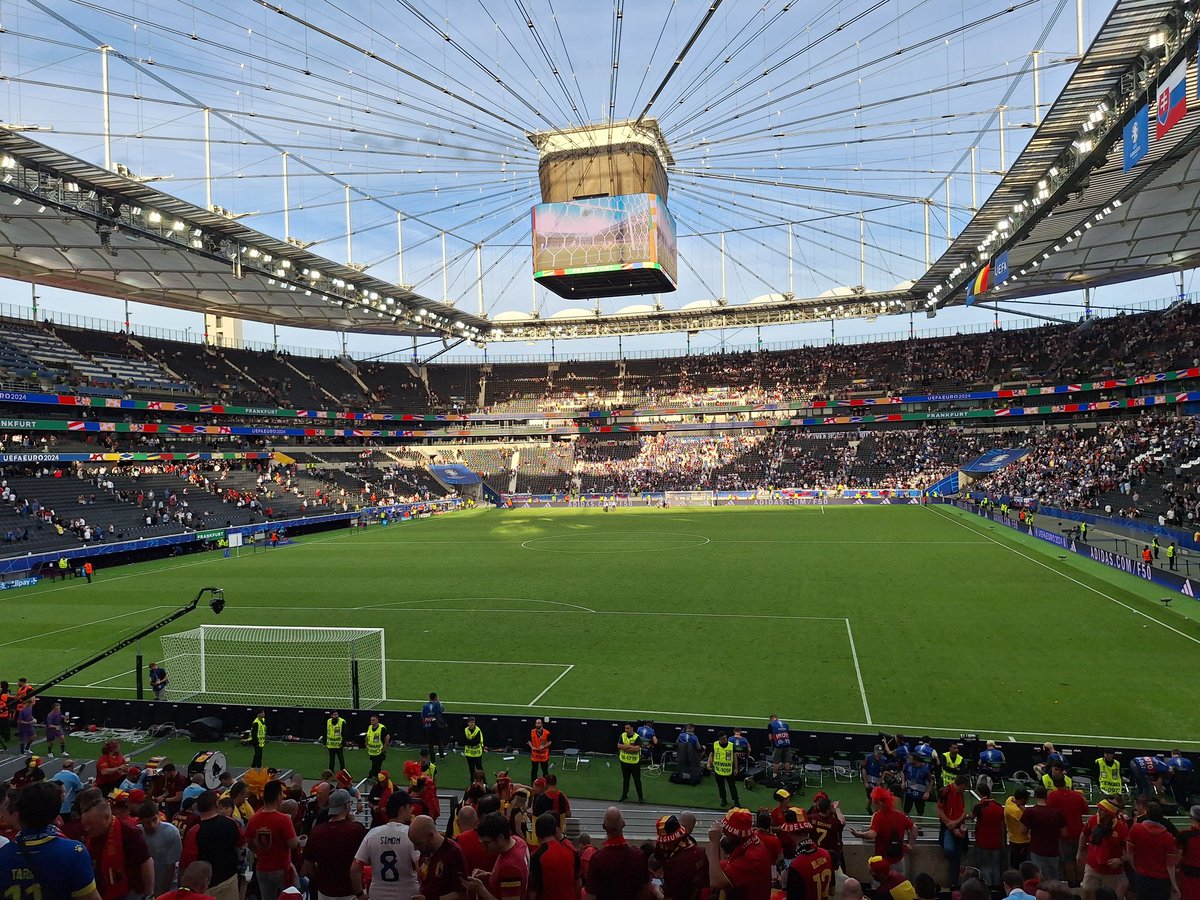 niels_robin's tweet image. Wa. Nen. Beis. #czebel