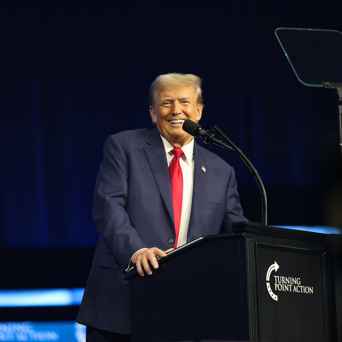 brooksmedia01's tweet photo. President @realDonaldTrump  🇺🇸

Big turnout at The People’s Convention hosted by @charliekirk11 

📸 @OfficialBrooksMedia 

#DonaldTrump #BrooksMedia https://t.co/68yafLmdzy