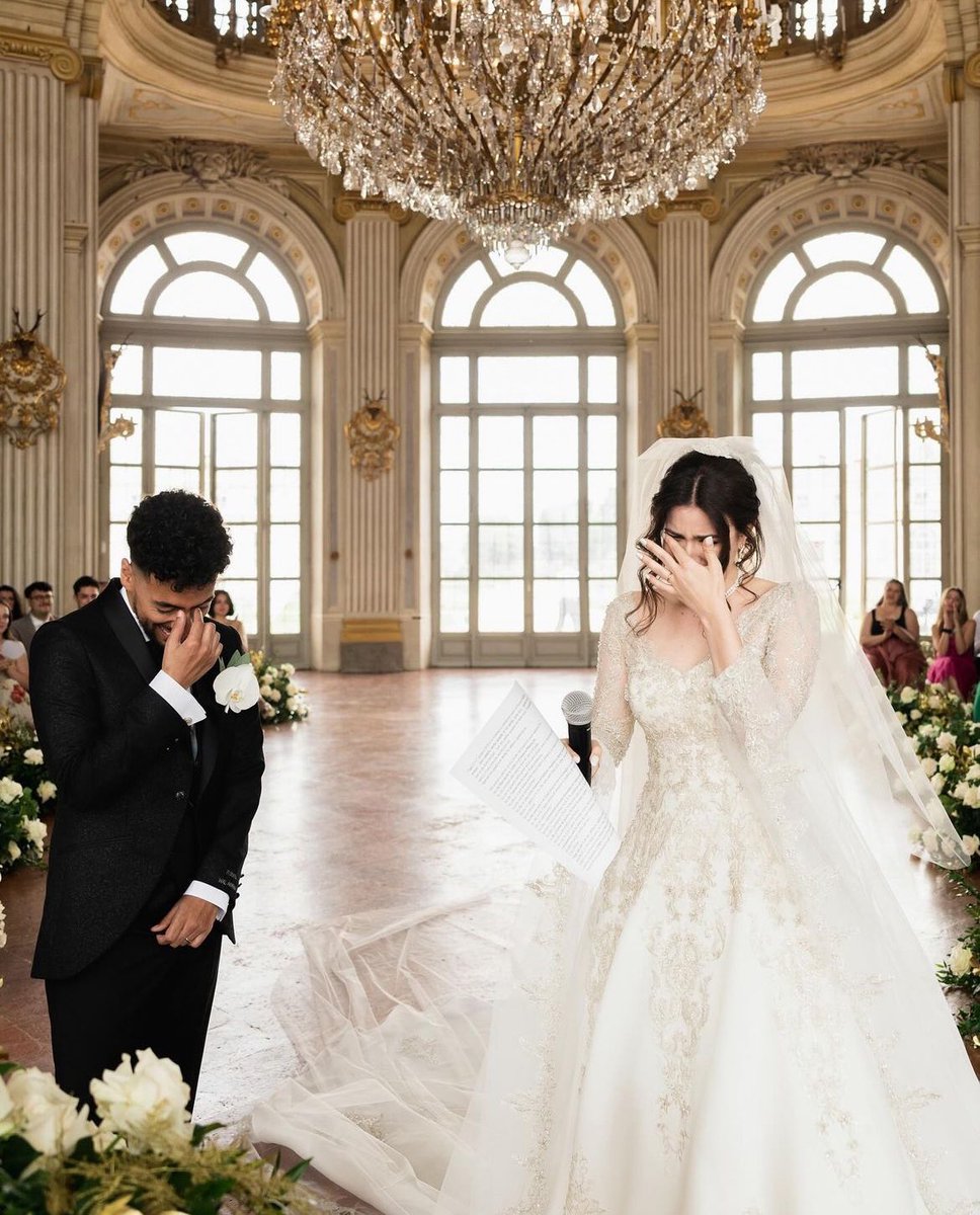 miricorderoche's tweet photo. scusate che stagione di bridgerton è il matrimonio di raissa e momo? https://t.co/ajQfjDjgWM