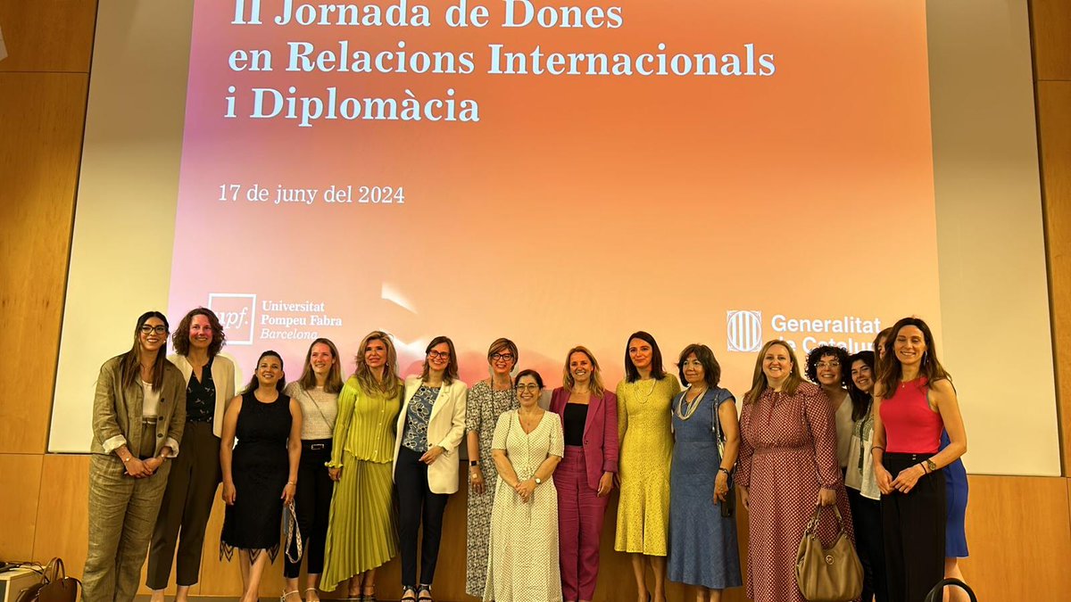 Cal més lideratge femení per avançar cap a una societat més pròspera i igualitària, també en l'àmbit de la diplomàcia i les relacions internacionals🌎.

Amb la consellera <a href="/MeritxellSerret/">Meritxell Serret Aleu</a> hem conegut l'inspirador testimoni de les cònsols del Canadà🇨🇦, Mèxic🇲🇽 i Romania🇷🇴.
