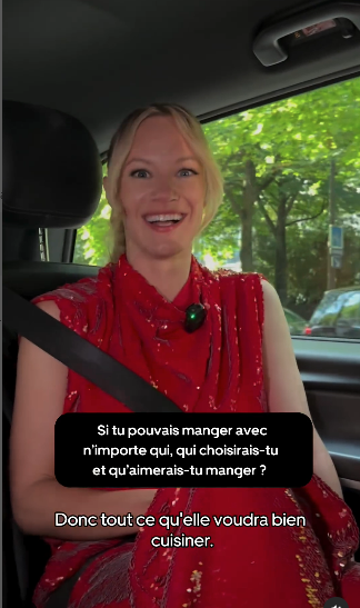 Clau_Silveiraaa's tweet photo. É publi q vc quer?? Mas publi de verdade mesmo??
Pois toooma minha fav ai fazendo publi em Paris ♥
#DanielleSavre #Uberfr https://t.co/i1QmVJKVmN