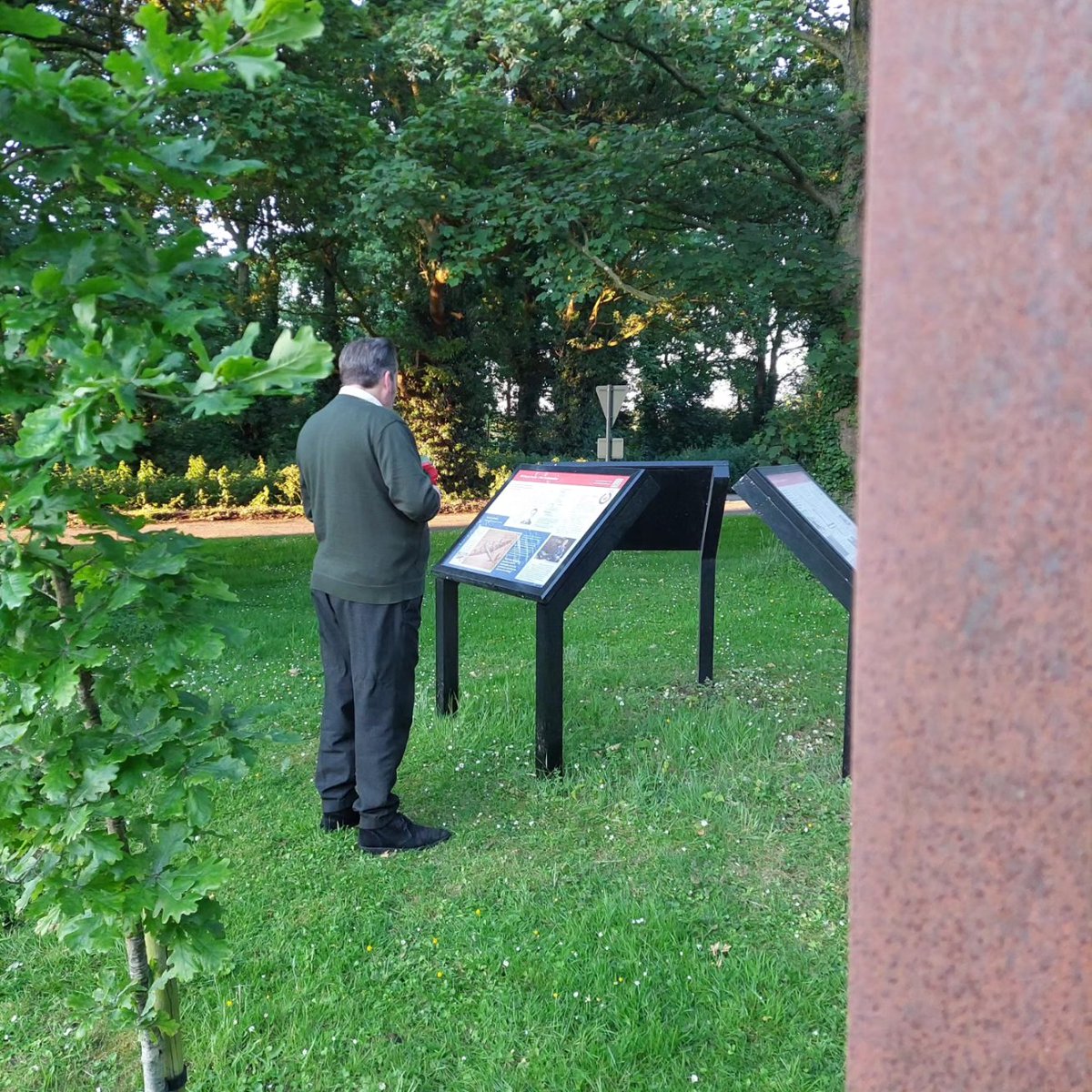 ControlTowerNC's tweet photo. Yesterday evening, we walked over to the RAF North Creake Memorial to put poppies in the names of the 8 crew who died on this day 80 years ago. The first loss from RAF North Creake.
#RAFNCSecretHistory
#timetoremember
#RAFNorthCreake
#SecondWorldWar
#LestWeForget https://t.co/ZQGXPxvVP0