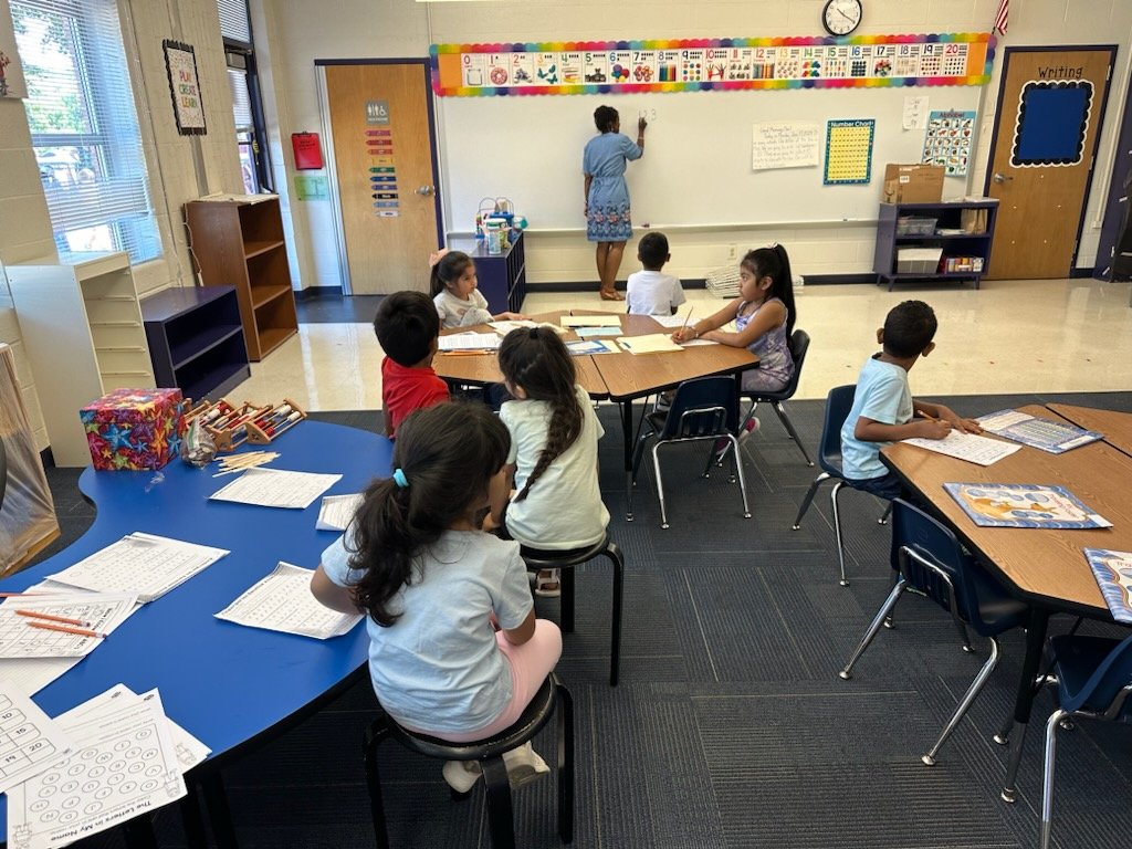 RockwoodSupt's tweet image. It was very warm out this morning, but a lot of fantastic learning was happening at Woerther Elementary! #SummerAcademy2024 #FocusonLearning