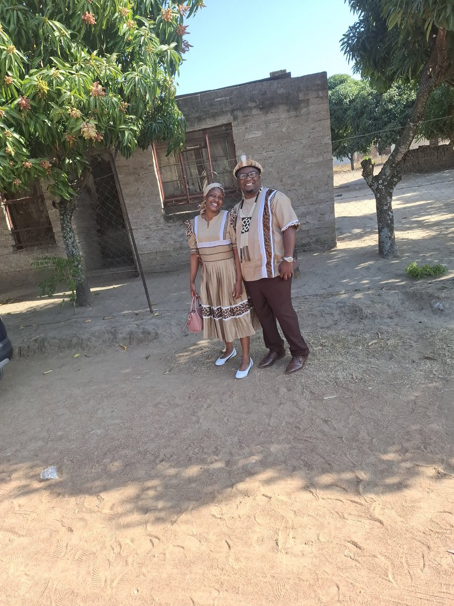 MathonsiMinus's tweet photo. The smile that never fades even after 18 years of marriage ,I'm blessed https://t.co/nEGVwI2y8l