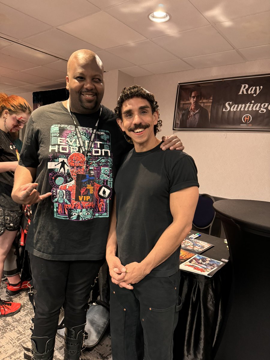 MaximMicheal's tweet photo. Had a blast at @YYCHorrorCon this past weekend meeting guests such as Alyssa Sutherland, Dana DeLorenzo, Ray Santiago and Kassie DePravia!
#calgaryhorrorcon #horrormovies #evildeadrise #evildead2 #ashvsevildead https://t.co/5uPAWr3N7K