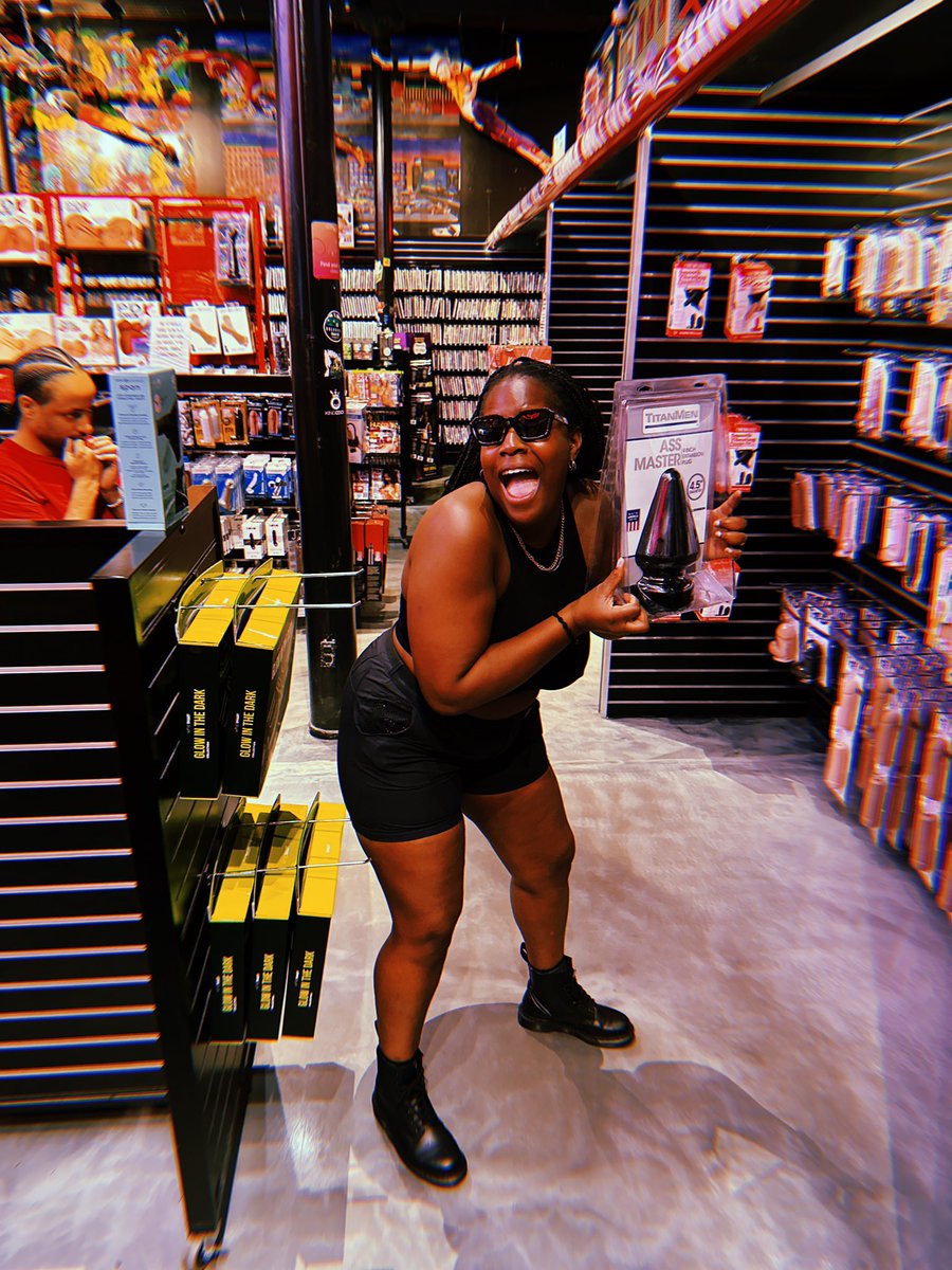 normalize sidequests to sex world 😂