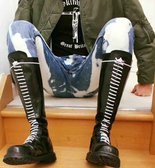 Wish this Skin was sat on my stairs in his bleachers &amp; 30 hole boots. He can do things to me.