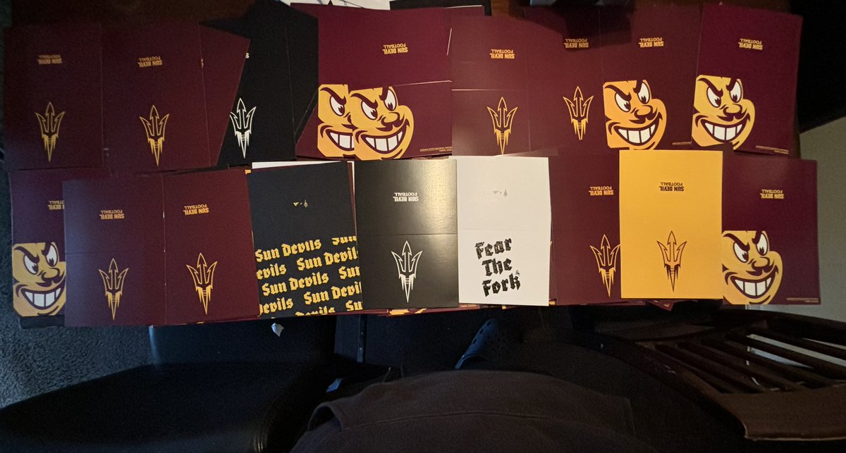 Maki Stewart, OL (@makistewart3) on Twitter photo Thank you <a href="/RisingSunDevils/">ASU Football Recruiting</a> for all the love!!! <a href="/CoachTuitele/">Saga Tuitele</a> <a href="/KennyDillingham/">Coach Dillingham</a>
#forksup #caildevils Thank you <a href="/RisingSunDevils/">ASU Football Recruiting</a> for all the love!!! <a href="/CoachTuitele/">Saga Tuitele</a> <a href="/KennyDillingham/">Coach Dillingham</a>
#forksup #caildevils