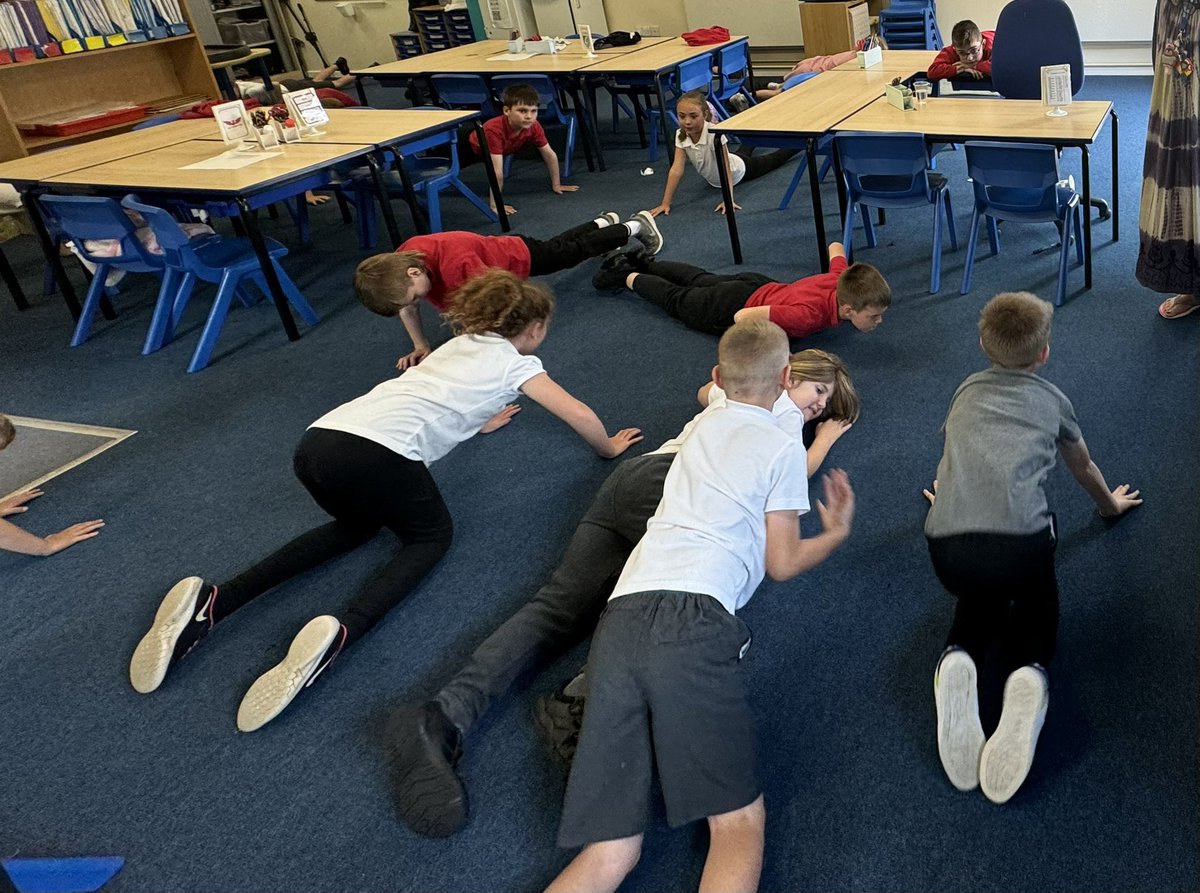 Miss Davies & Mrs Field tweet media