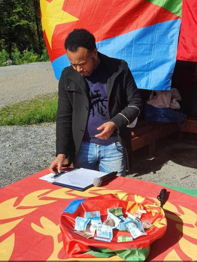AblelYemane's tweet photo. Voici le déroulement habituel des fake festivals du dictateur Érythréens en Suisse:

👉Endoctrinement des enfants
👉Formation des enfants à    l'utilisation des armes à 
        feu, les préparant ainsi à devenir des terroristes
👉Identification des opposants  pour exercer des 
       représailles sur leur famille et les menacer
👉Lavage de cerveau des enfants  nés en Suisse
👉Collecte de fonds
#TransnationalRepression
 #Eritrea #BlueRevolution 
#NoMorePFDJTerror
@ignaziocassis @alain_berset @ParmelinG @Violapamherd @FabianMolinaNR @Amnesty_Suisse @SwissPeaceHR @ONU_fr @UNGeneva @swiss_un @LesVertsSuisses @GrueneCH @spschweiz @cedricwermuth @meyer_mattea @AndreaCaroniAR @fedpolCH @elisabeth_baume @CarloSommaruga @SamsonYemane @ahodgers @Tapotheloz @ChappuisM @SwissMFAStatSec @CarloSommaruga @SEMIGRATION @s_sommaruga @BR_Sprecher @RTSinfo @tdgch