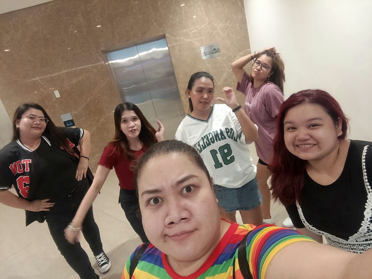 Leiyourmultifan's tweet photo. Natuloy rin ang gala 😌🥰
@1stoneOfficial #1stOne
#Q2with1stOne #OT6ForOne https://t.co/LrUfRMcz0o