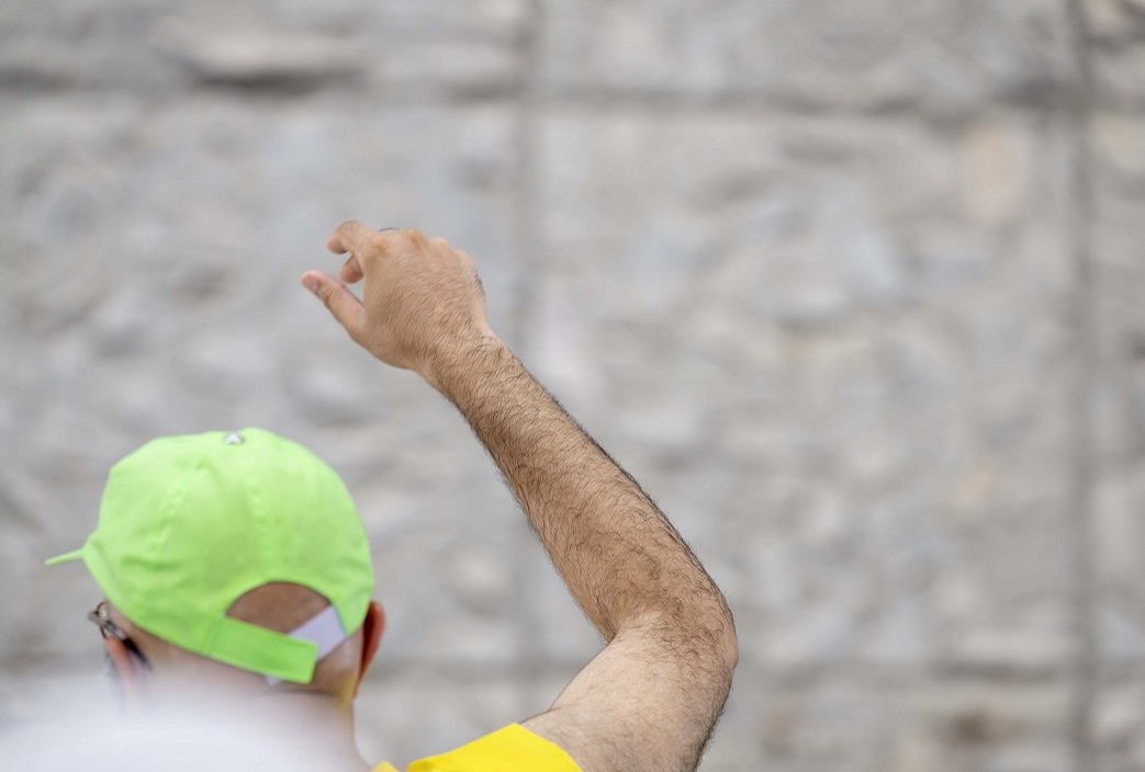 حجاج بيت الله الحرام يرمون الجمرات في أول أيام التشريق

- تخصيص مسارات لتوزيع الحشود على طوابق متعددة لمنشأة الجمرات بهدف ضمان انسيابية حركة ضيوف الرحمن أثناء رمي الجمرات