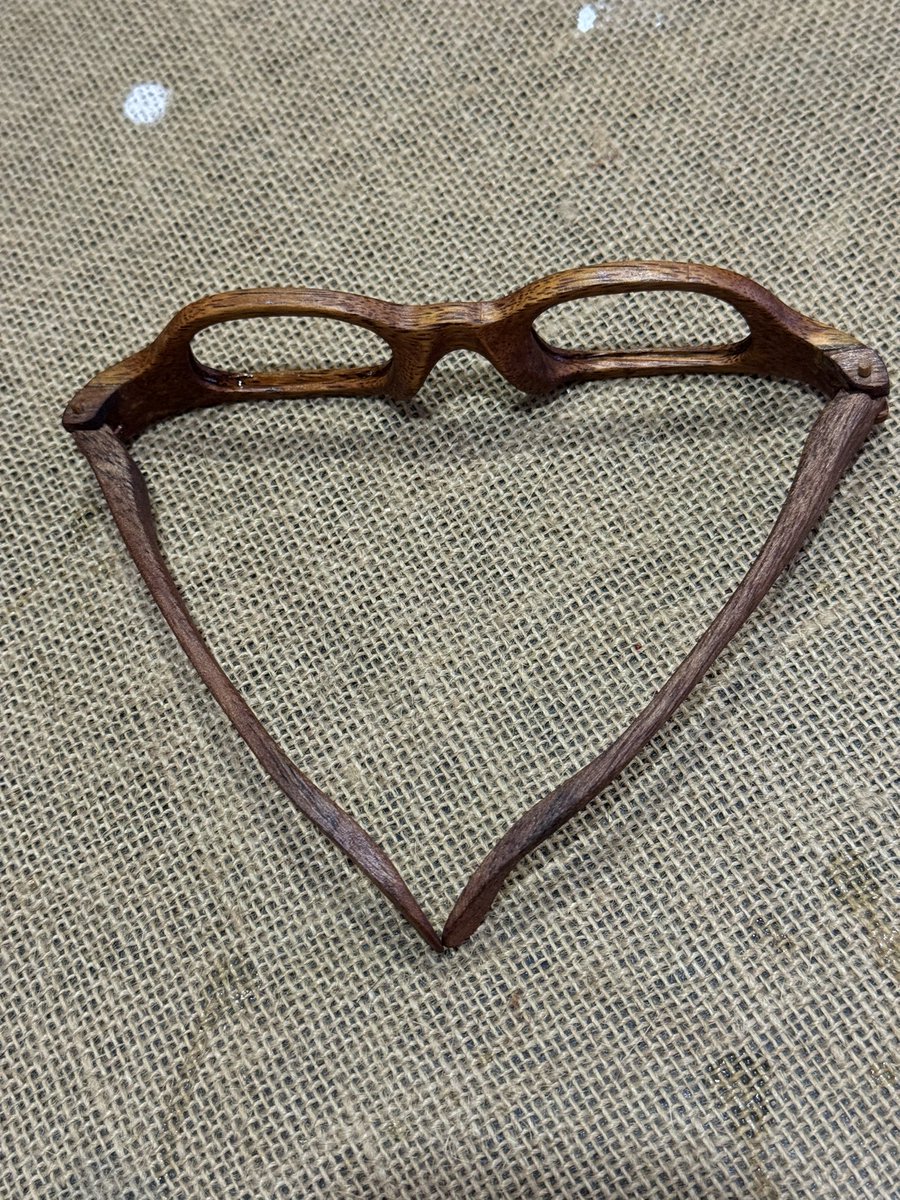 lemteesin's tweet photo. Handmade wooden glassies https://t.co/TxgCsUF9m8