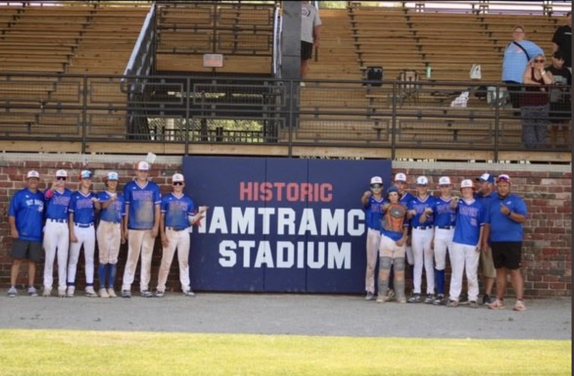 OfficialHitDogs tweet media