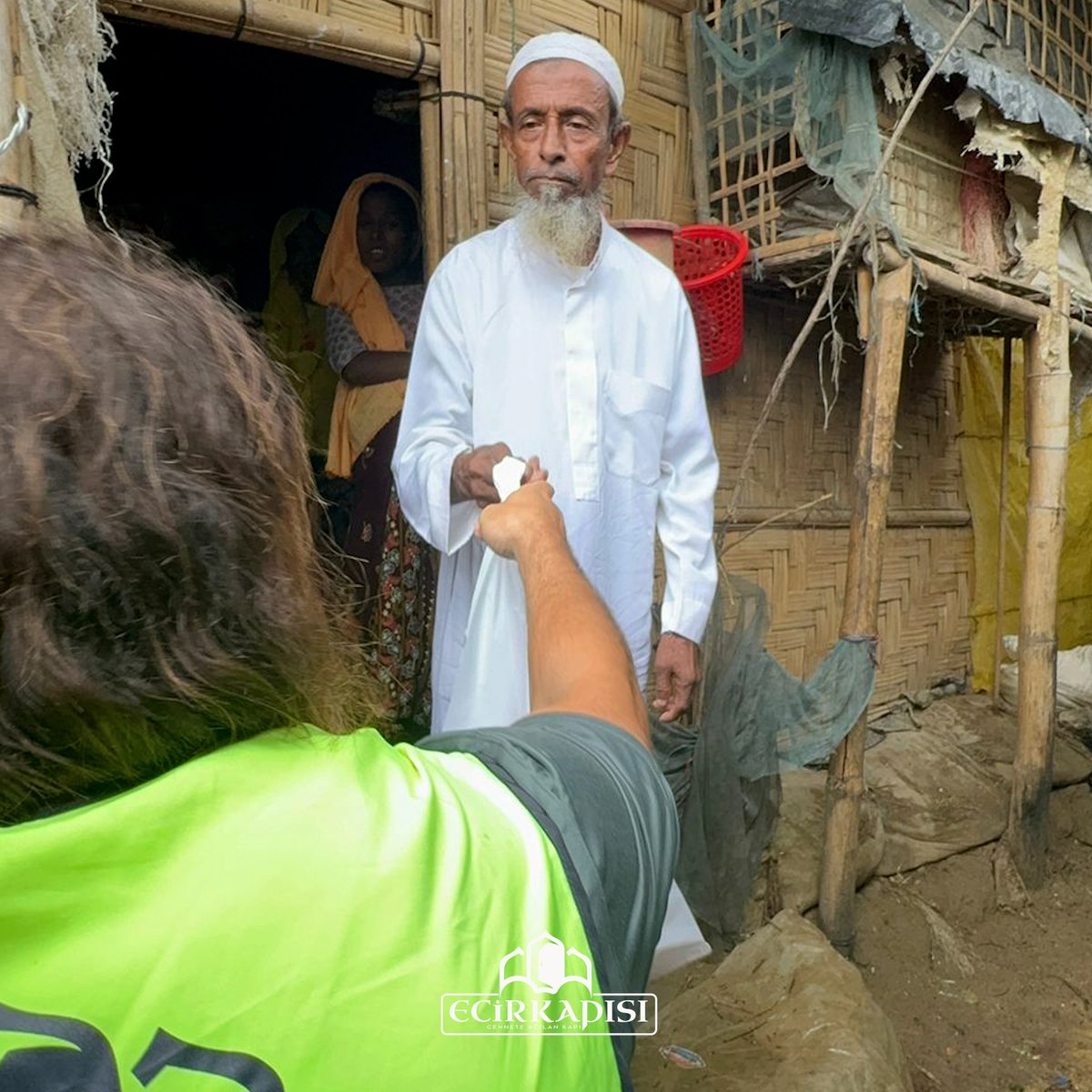 Bangladeş’te ve dünyanın farklı bölgelerinde kurban dağıtımlarımızı gerçekleştiriyoruz. 🐂💝

Detaylı bilgi ve destek için:
🌐 ecirkapisi.org/bagis/kurban
📞 0532 174 93 93
📞 +49 162 6689797