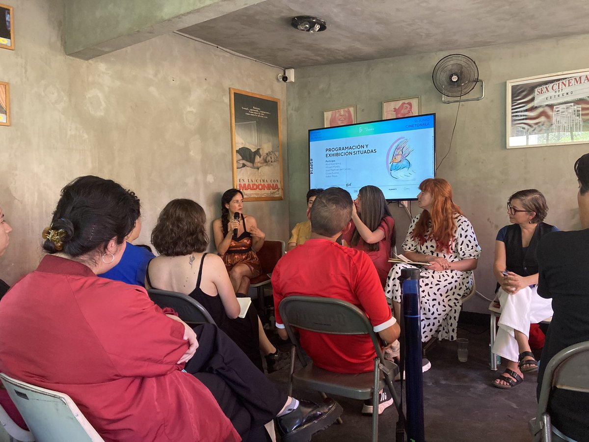 Luna Marán tweet media