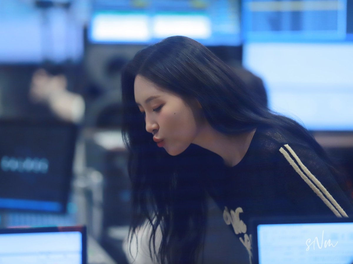 240617 볼륨을 높여요 
Fall in love🎈
Fall in love with 
Cute &amp; Petty 선미언니💜
#선미 #SUNMI <a href="/miyaohyeah/">Miyayeah</a>