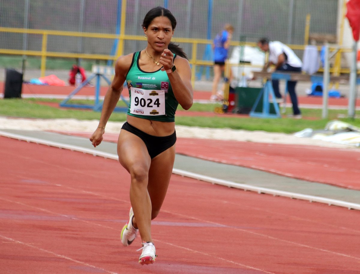 Ana Irene Elewe, 11.58 en 100m.l. ➡️ Mejora su propia plusmarca Sub23, 11.78, que también suponía el récord Absoluto igualado con la marca de Blanca Peñuelas (Granada, 29-05-2022) 🙌

📸 Pascual Aguilera