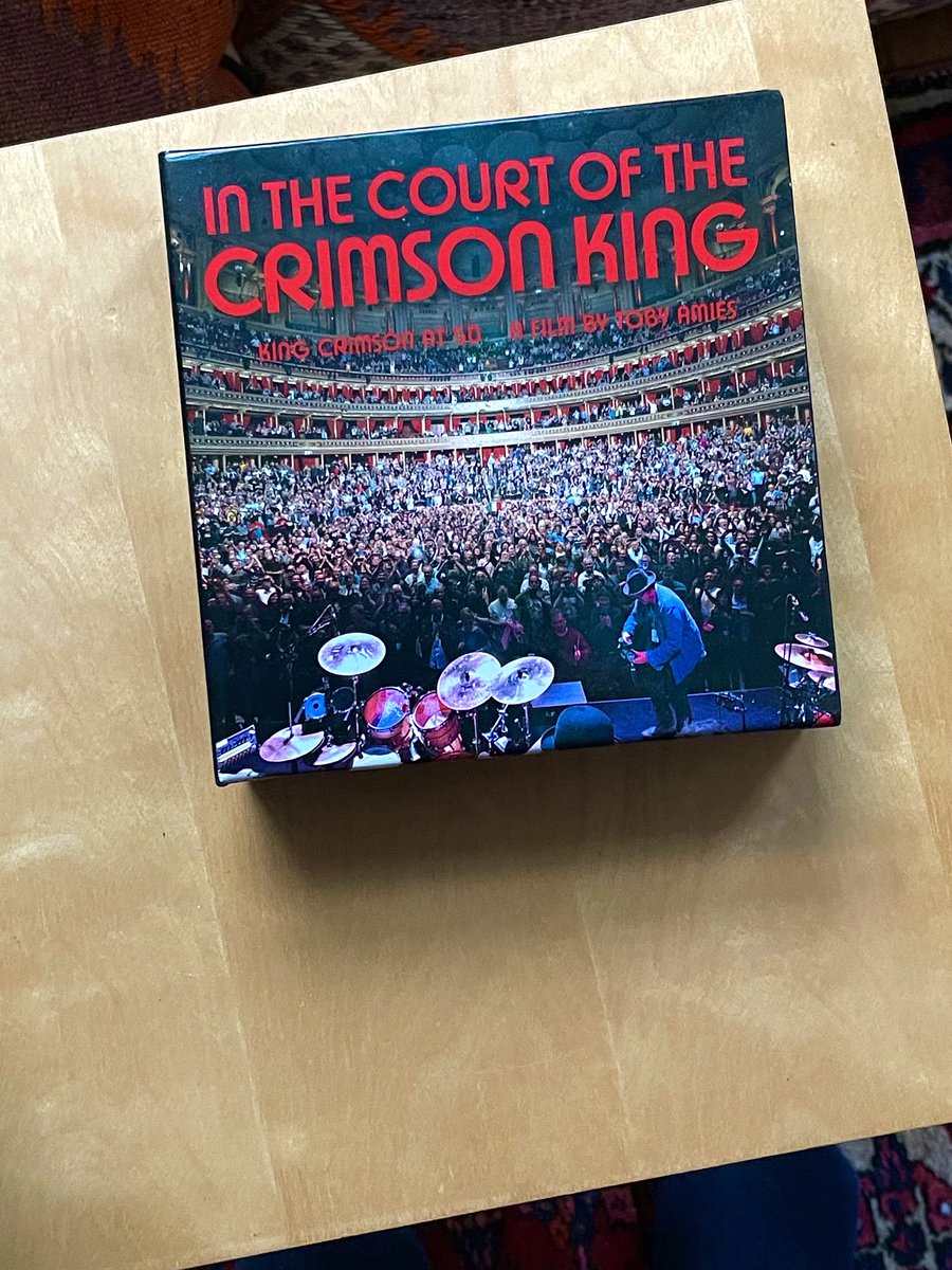 arnoldjkreps's tweet photo. #NowPlaying King Crimson: "In the Court of the Crimson King" (2022) #KingCrimson #ITCOTCK @BrigittePlanken @MartinHoogeboom @icroy @DGMHQ https://t.co/KdHd4lnFCg https://t.co/5JQ6xeXDBa
