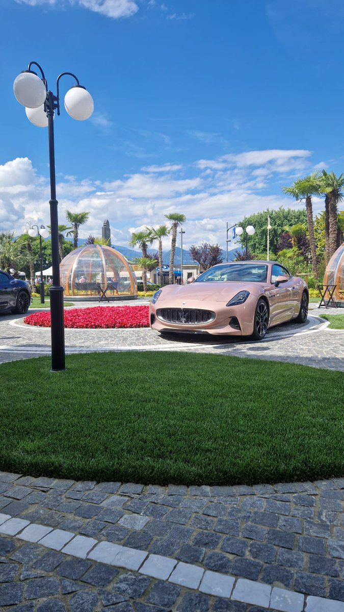 It's certainly been awhile since I've had something fun to share on here.

Out driving round Lake Maggiore, Italy for the Maserati GranCabrio launch in both Trofeo and Folgore flavours 😋