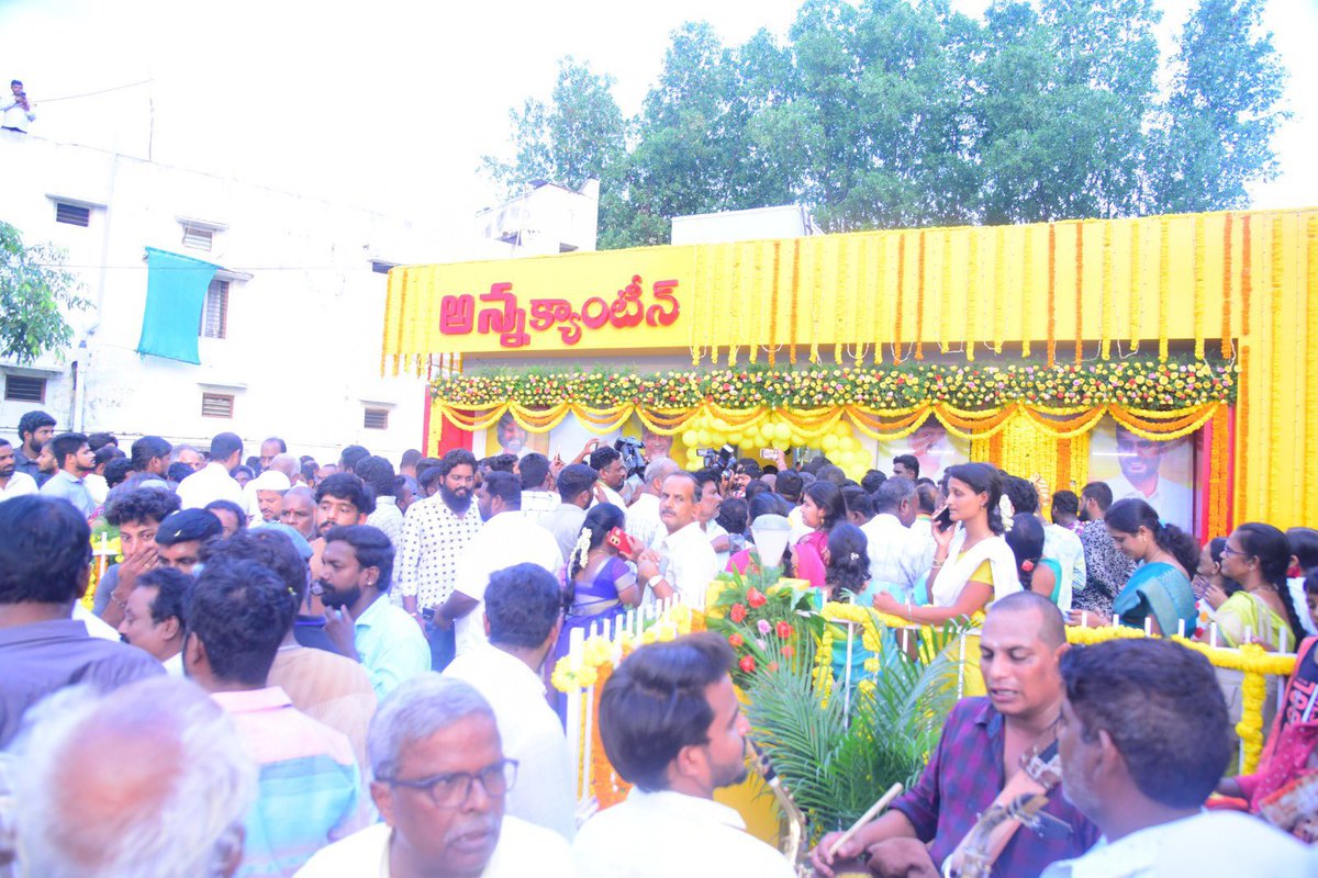 AvinashGoudTDP's tweet image. First Anna Canteen in Andhra Pradesh Opened in Chittoor today. 

@JM_Gurajala @VKsaysso 
🥹💛🙏🏻