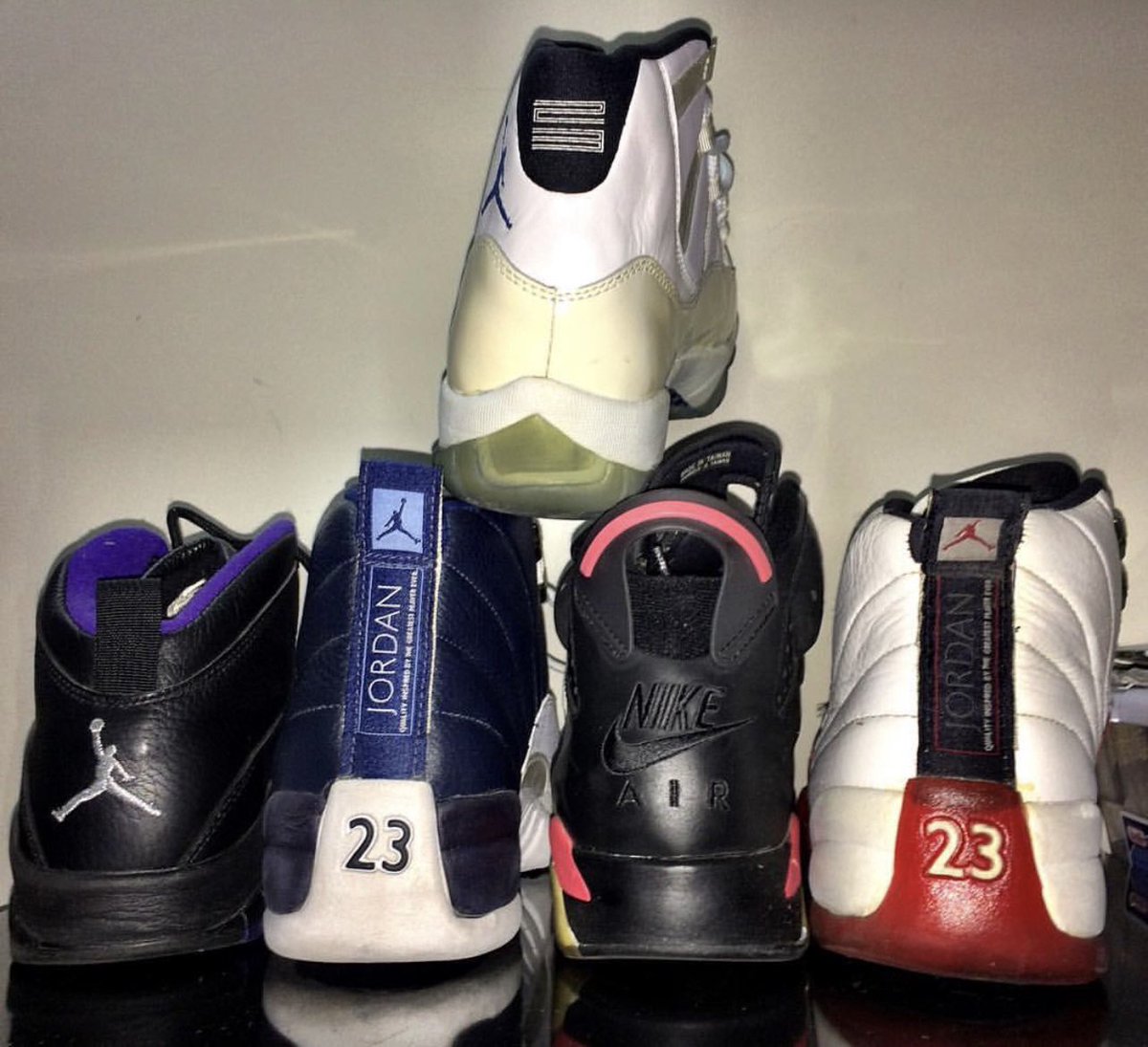 Mr_SpotLite_10's tweet photo. In case it was forgotten, I BEEN certified in these streets.
Everything in this picture got at least 27 years on it. All OG. This was my top 5 many moons ago, I may have to diversify this list and get another model in here
@ogsupportgroup #SneakerSpotLite x #OGSupportGroup https://t.co/580Ha1AX7H