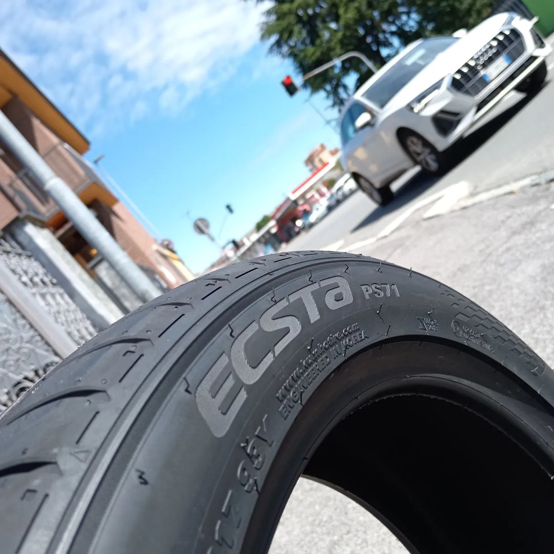 Couldn't agree more <a href="/_mr/">_mr</a>.tyre_ on Instagram

#betterallways #kumhotyre #kumho #ecsta