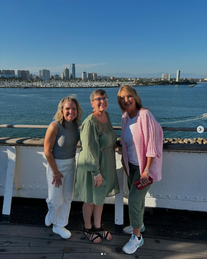 AAPL_network's tweet photo. Congratulations to our #AALNetworkScene contest winners!
Best New Connection Selfie: Paula Murphy
Best Speaker Photo: Katie Flechtner
Best Group Photo: Sherri Walker &amp; Tammy Messmer https://t.co/i5eVyQIryF
