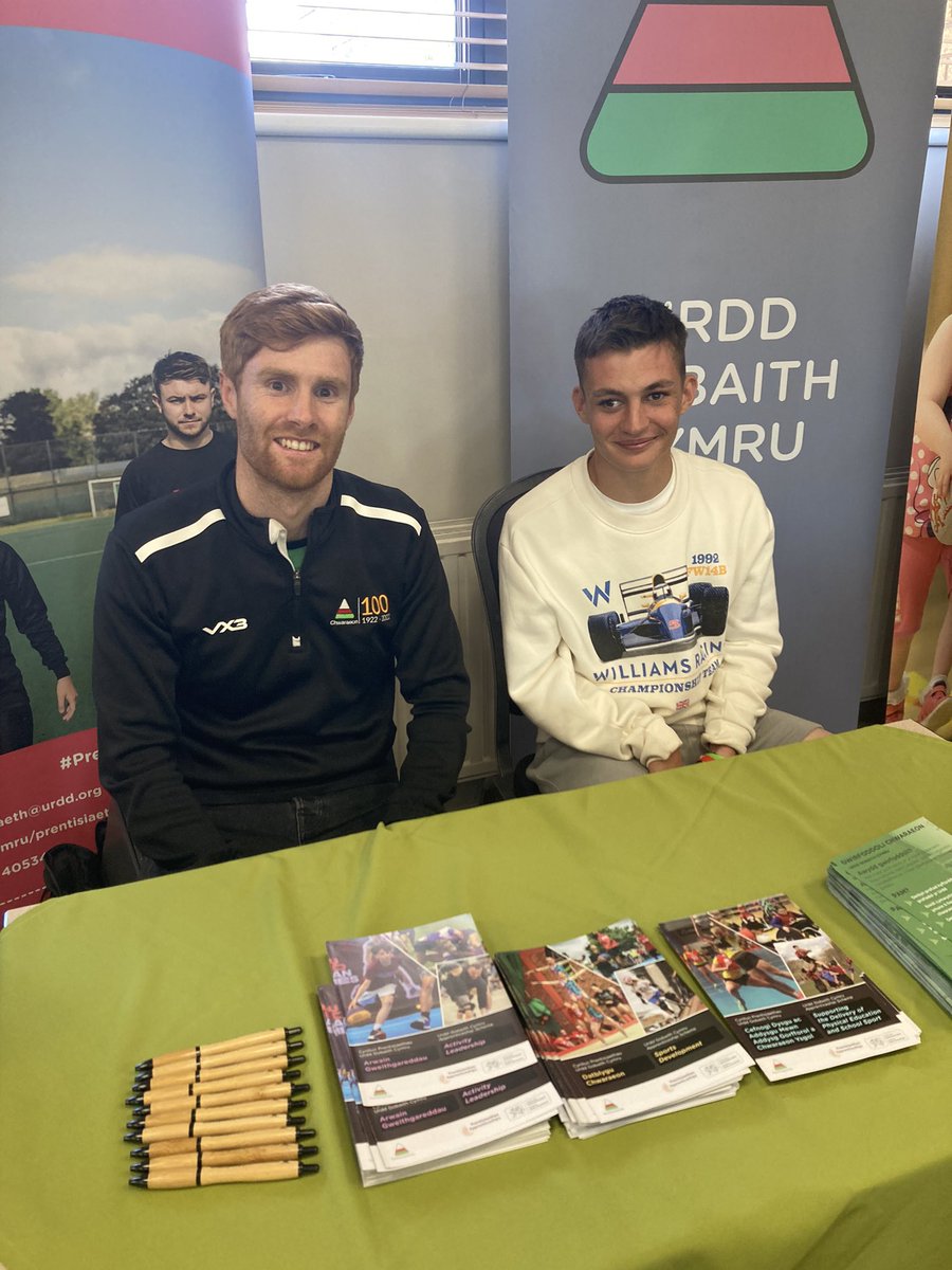 Chwaraeon yr Urdd (@chwaraeonyrurdd) on Twitter photo Braf bod yn rhan o’r digwyddiad Arweinwyr Ifanc Anabl mewn Chwaraeon heddiw! Cyfle dal fyny gyda Tomi sy’n ymuno’r tîm fel <a href="/PrentisUrdd/">Prentisiaethau'r Urdd</a> mis Medi.
Great <a href="/dsw_news/">Disability Sport Wales</a> Inspiring Connections event today! Fab speakers and a catch up with Tomi who joins our team as an apprentice soon! Braf bod yn rhan o’r digwyddiad Arweinwyr Ifanc Anabl mewn Chwaraeon heddiw! Cyfle dal fyny gyda Tomi sy’n ymuno’r tîm fel <a href="/PrentisUrdd/">Prentisiaethau'r Urdd</a> mis Medi.
Great <a href="/dsw_news/">Disability Sport Wales</a> Inspiring Connections event today! Fab speakers and a catch up with Tomi who joins our team as an apprentice soon!