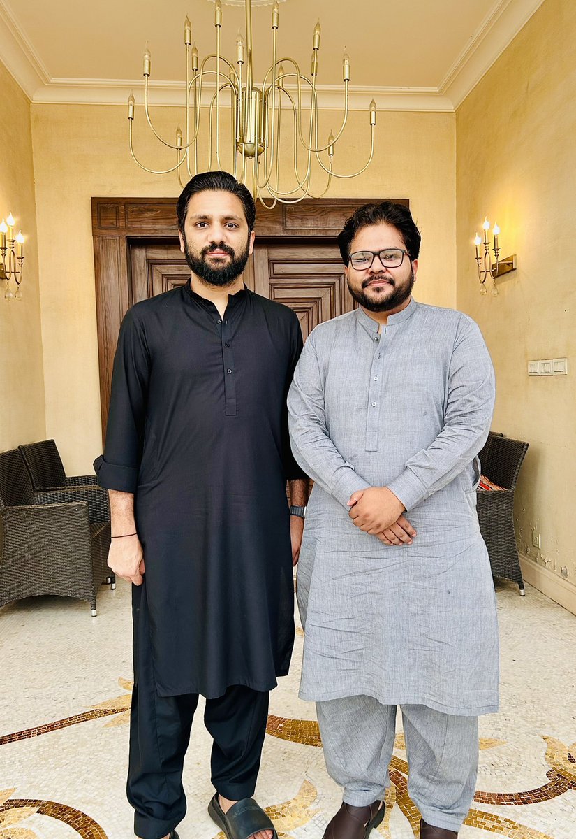 yaqoob_0's tweet photo. Eid 1st day greetings with beloved friend MPA @ShSalmanNaeem at his residence & attended a lavish lunch.
#PMLNMultan #EidHappiness https://t.co/hNWgrPwgDW