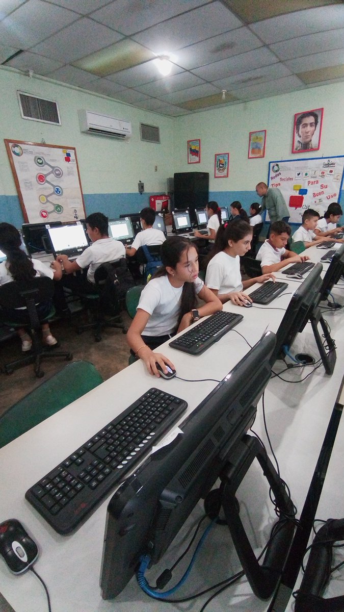 EVALUACIÓN PRÁCTICA 6to Grado. App LIBREOFFICE Procesador de Textos (Writer). Barras de FORMATOS.
E.N.B. José Vicente Unda.
 #SomosFundabit
<a href="/NicolasMaduro/">Nicolás Maduro</a>
<a href="/_LaAvanzadora/">Yelitze Santaella</a>
<a href="/Fundabit_/">FundabitOficial</a>
@MPPEDUCACION
<a href="/JackiePSUV/">Jacqueline Faria</a>
<a href="/CDCEBarinas/">CDCE Barinas</a>