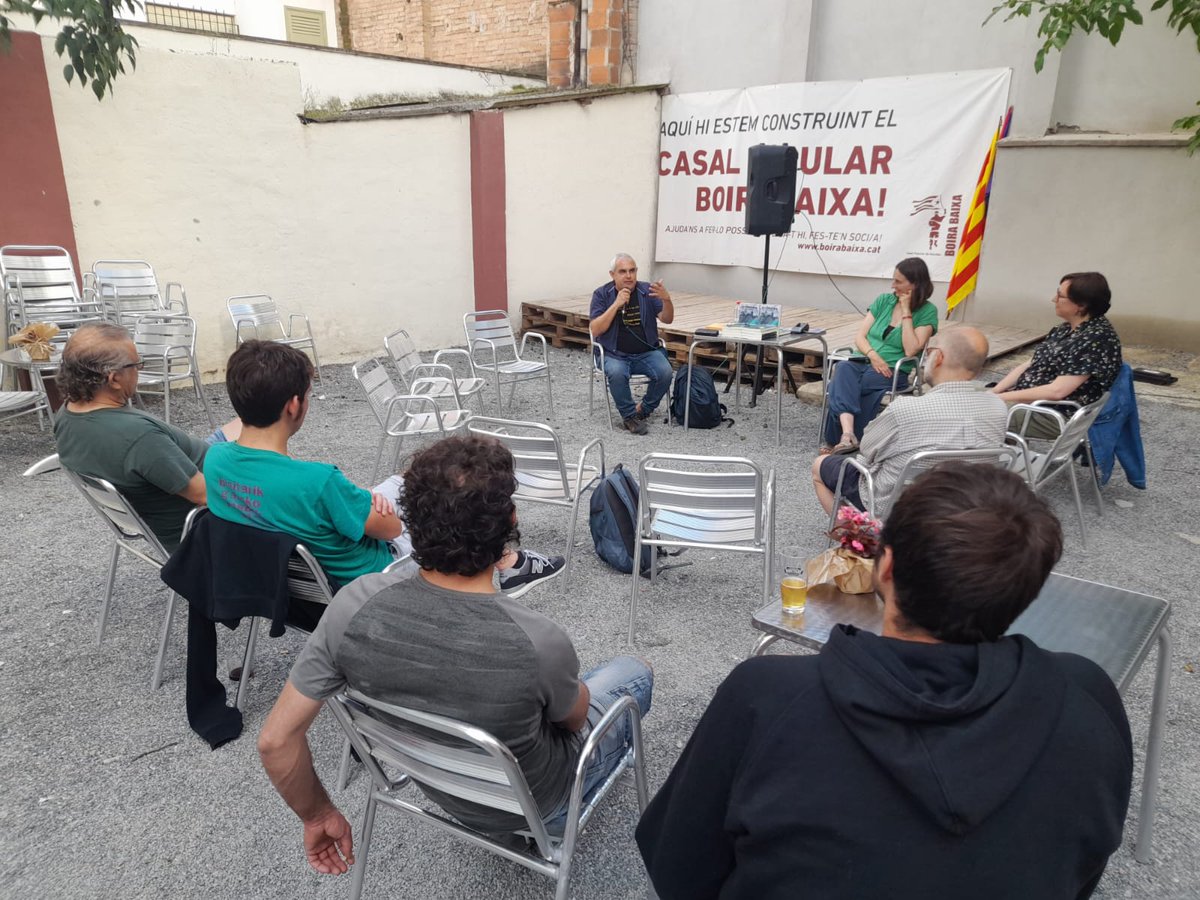 CasalBoiraBaixa's tweet photo. També agraïdes a en @jordimartifont_, que ens va presentar la seva novel·la '#Secondina, crònica de la putrefacció', editada per Pol·len Edicions. https://t.co/Yt6sIyU2ey