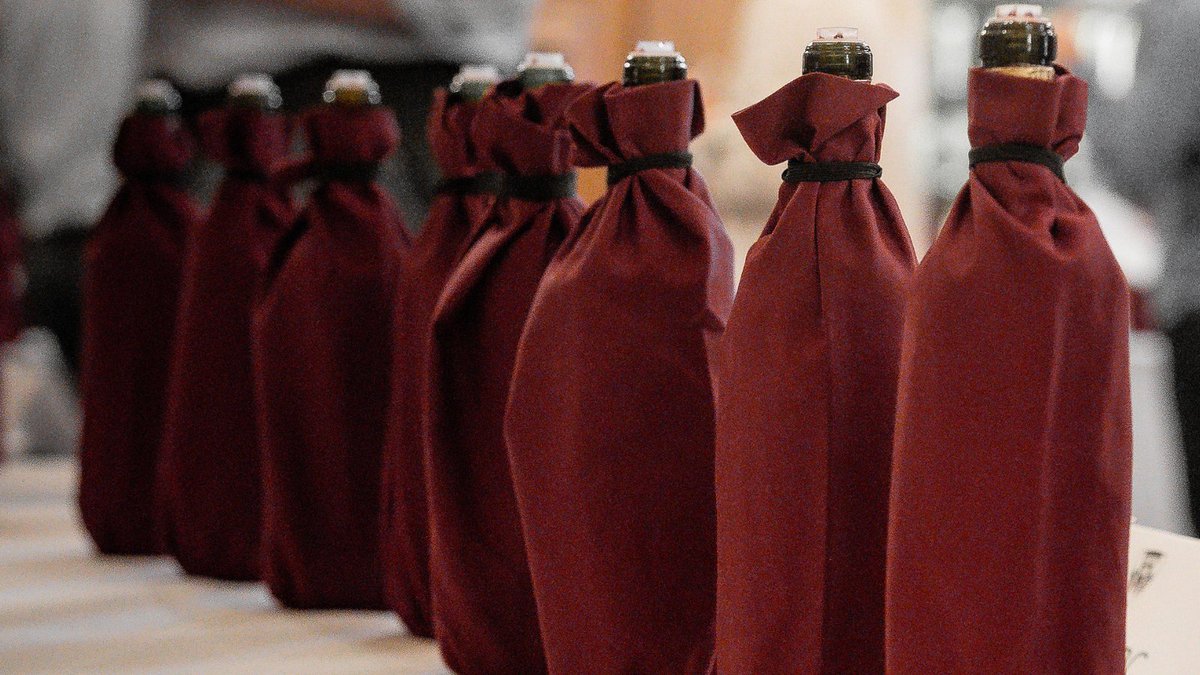 We have just revealed the questions and wines from this year's stage one assessment and MW exam.

Read the full press release and access the papers here: bit.ly/4cgpnX6

#mastersofwine