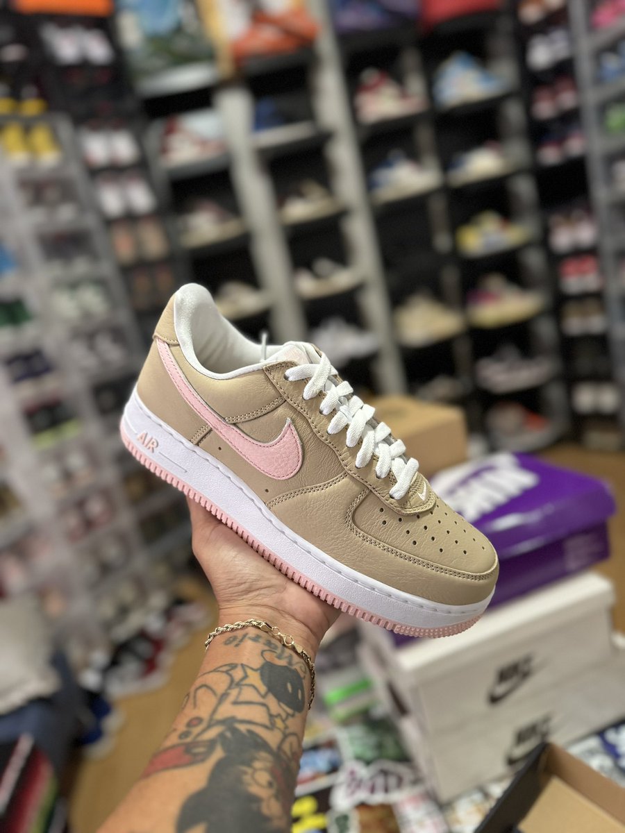 AyoStfuSon's tweet photo. Mail call. @SOLELINKS https://t.co/UTj4eBjl7K